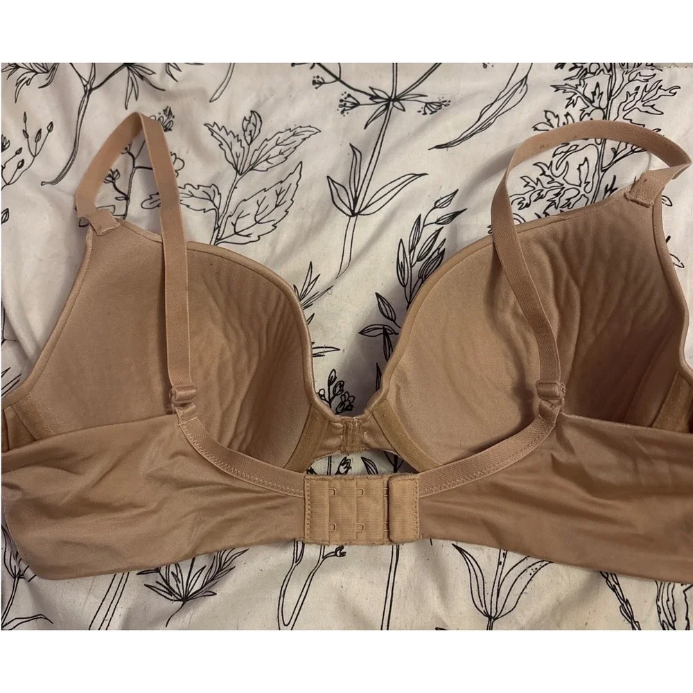 Vassarette Beige‎ Oh-So-Sleek Underwire T-Shirt Bra, Size 38C